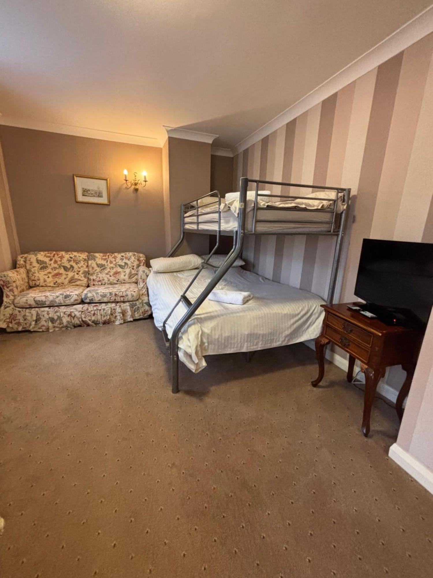 Albright Hussey Manor Hotell Hadnall Exteriör bild