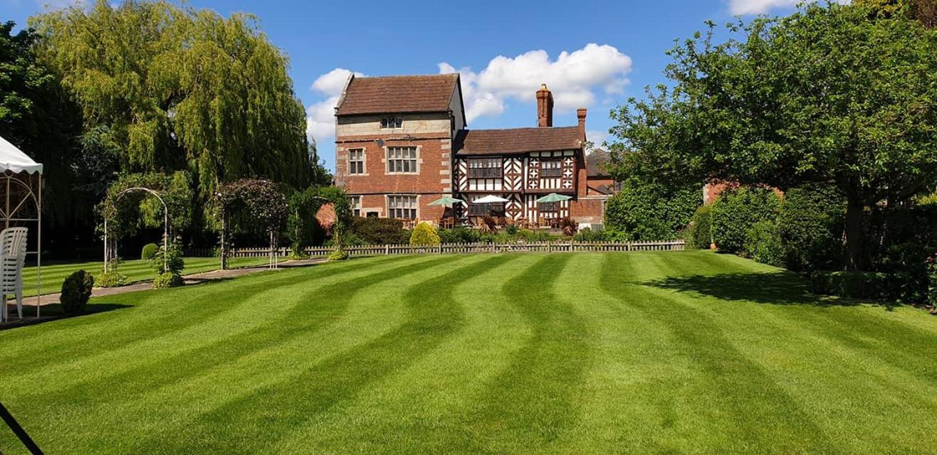 Albright Hussey Manor Hotell Hadnall Exteriör bild