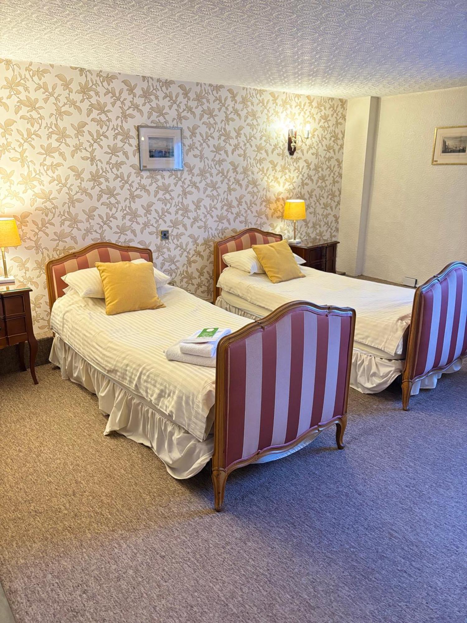 Albright Hussey Manor Hotell Hadnall Exteriör bild