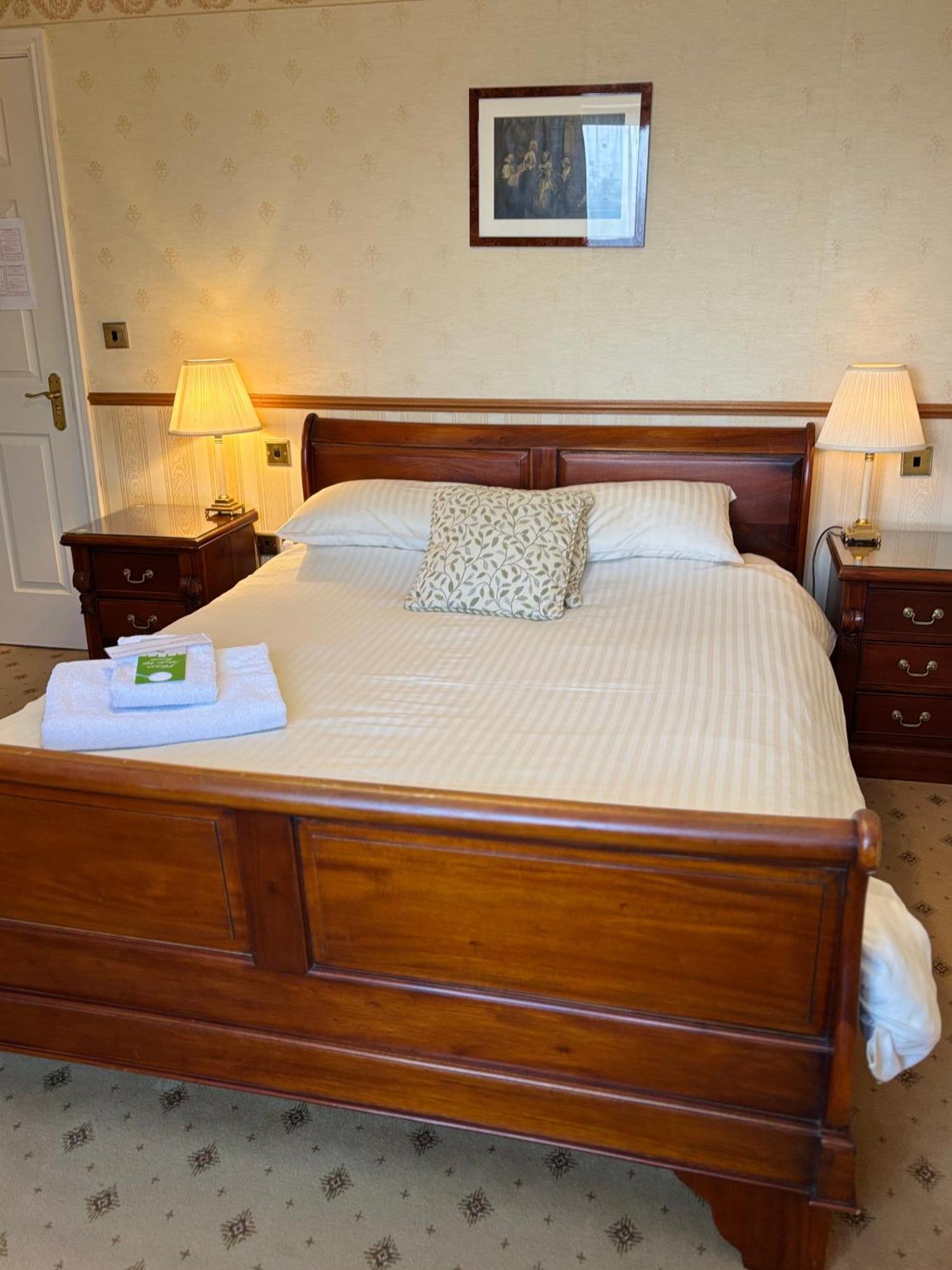 Albright Hussey Manor Hotell Hadnall Exteriör bild