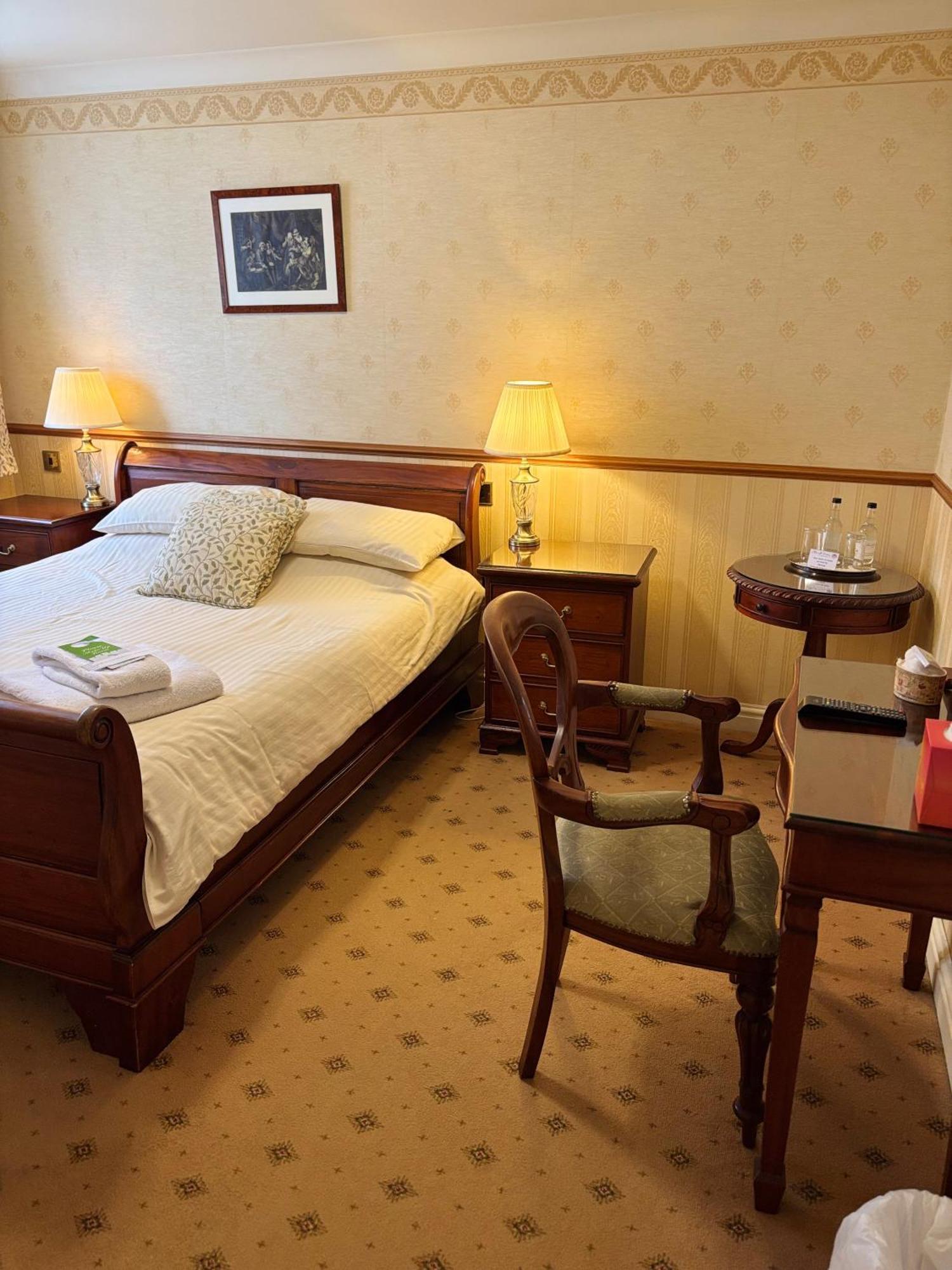Albright Hussey Manor Hotell Hadnall Exteriör bild