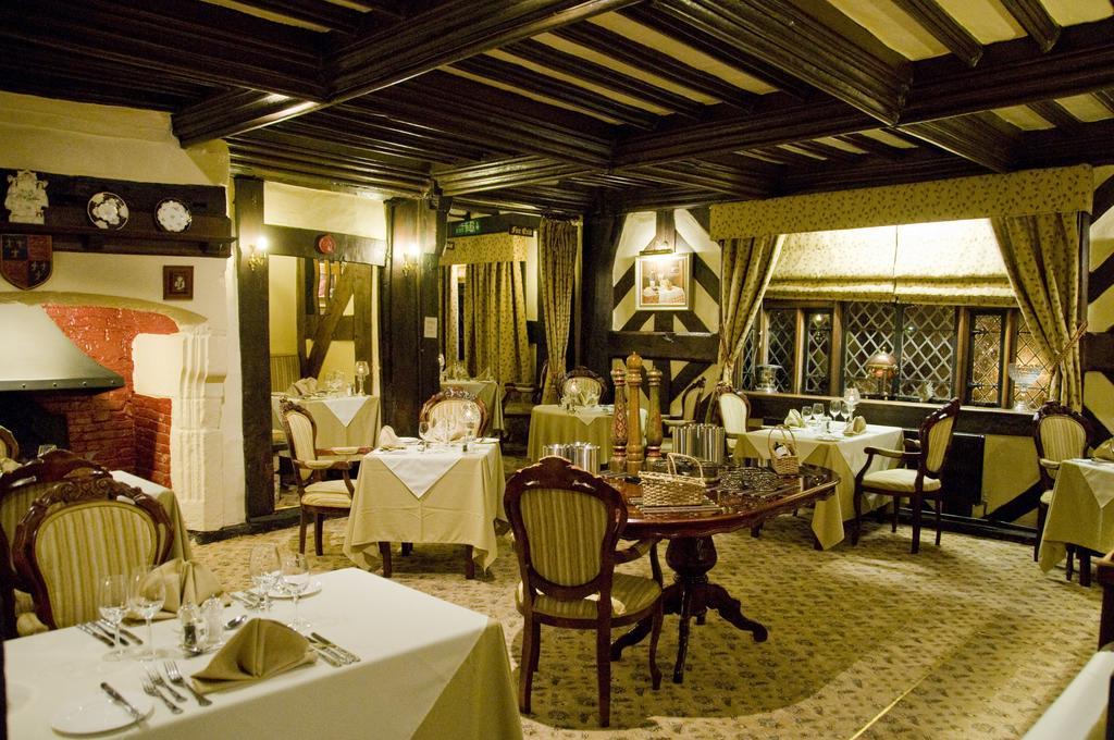 Albright Hussey Manor Hotell Hadnall Exteriör bild