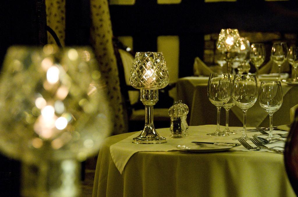Albright Hussey Manor Hotell Hadnall Exteriör bild