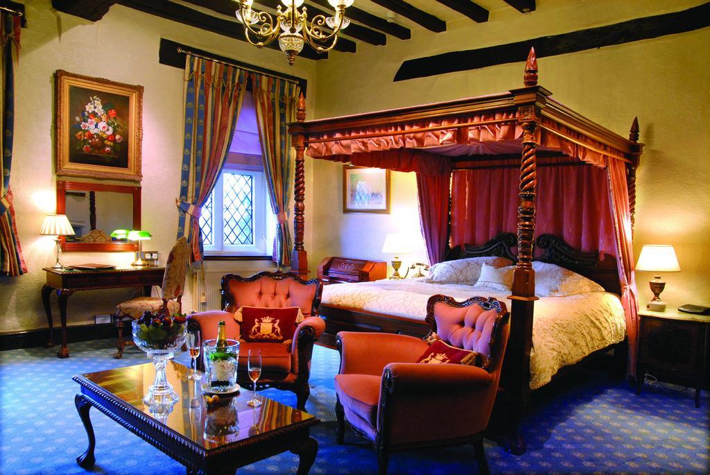 Albright Hussey Manor Hotell Hadnall Exteriör bild