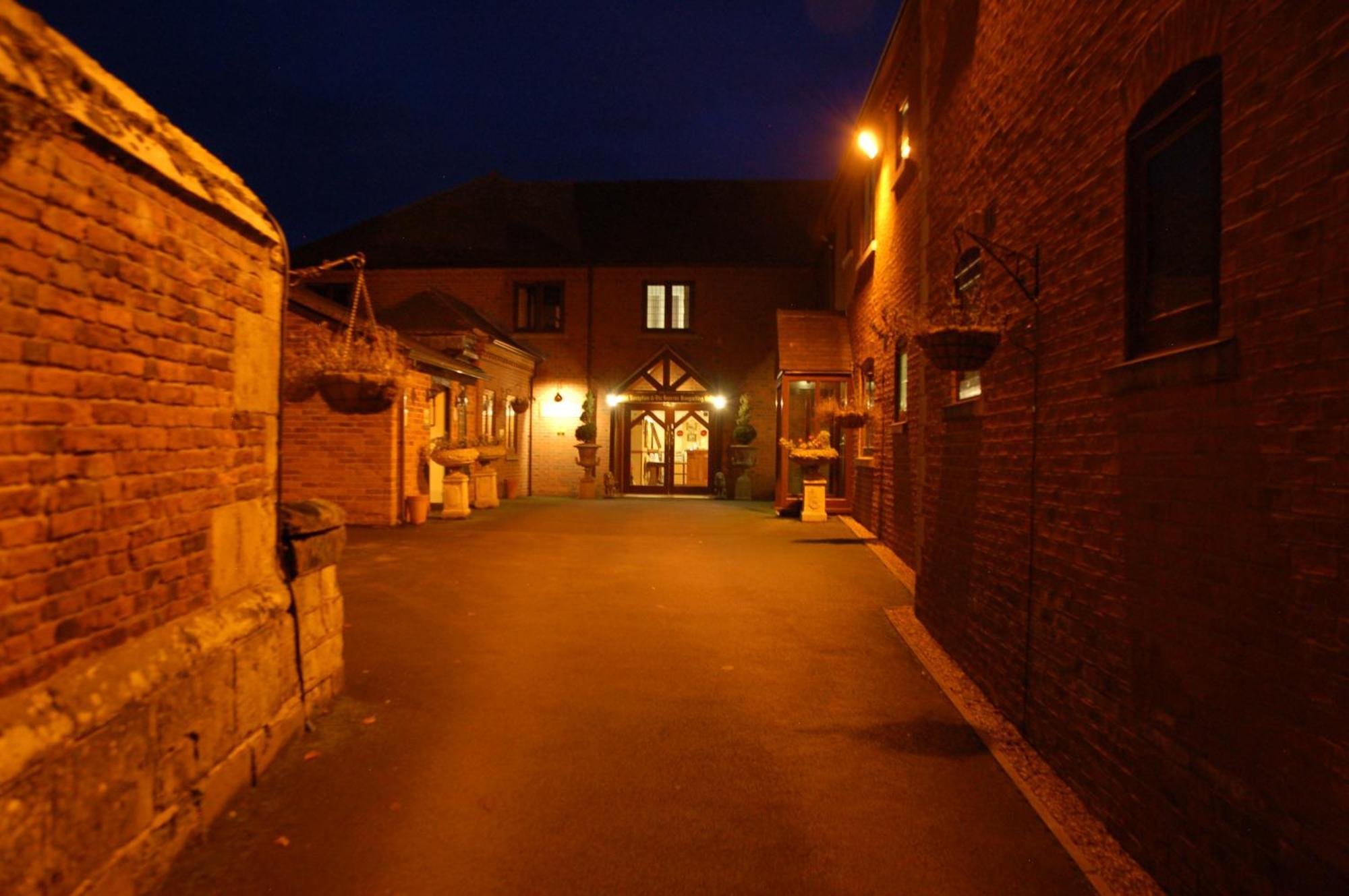 Albright Hussey Manor Hotell Hadnall Exteriör bild