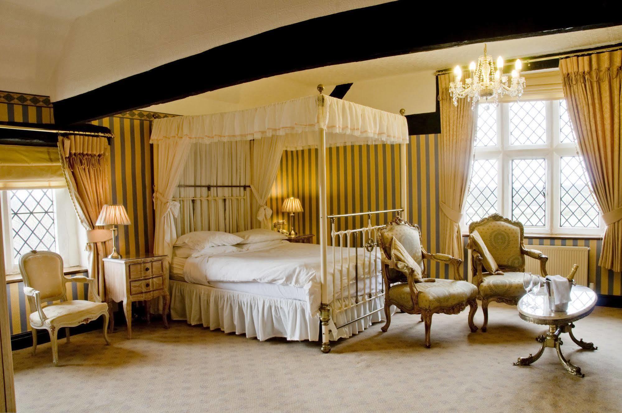 Albright Hussey Manor Hotell Hadnall Exteriör bild